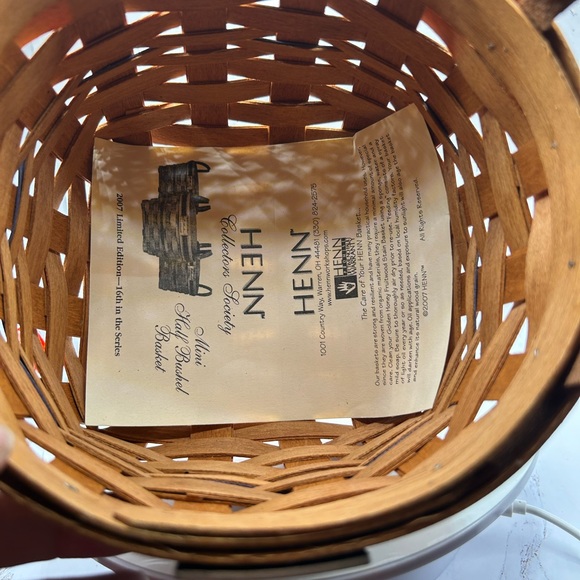 Henn Mini Half Bushel Basket 2007 limited edition - Picture 3 of 5